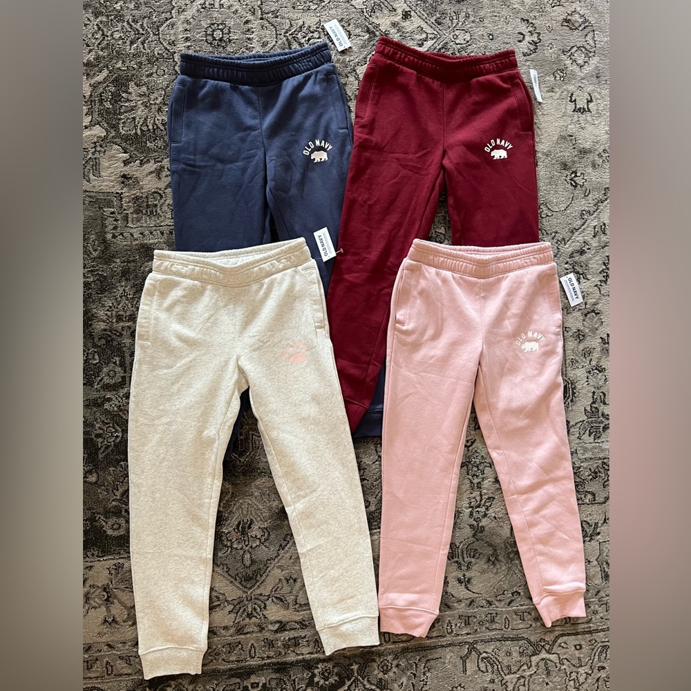4 pcs Girls  Old Navy Sweatpants size M(8) only